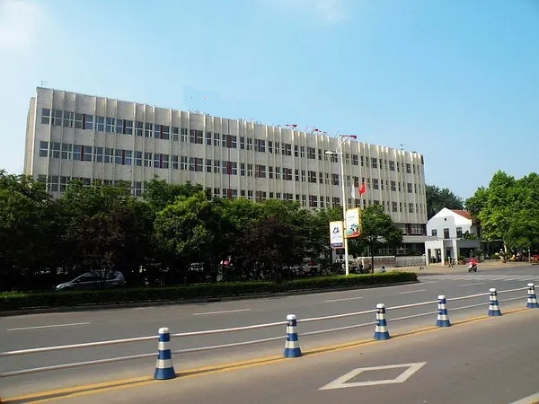 X集團